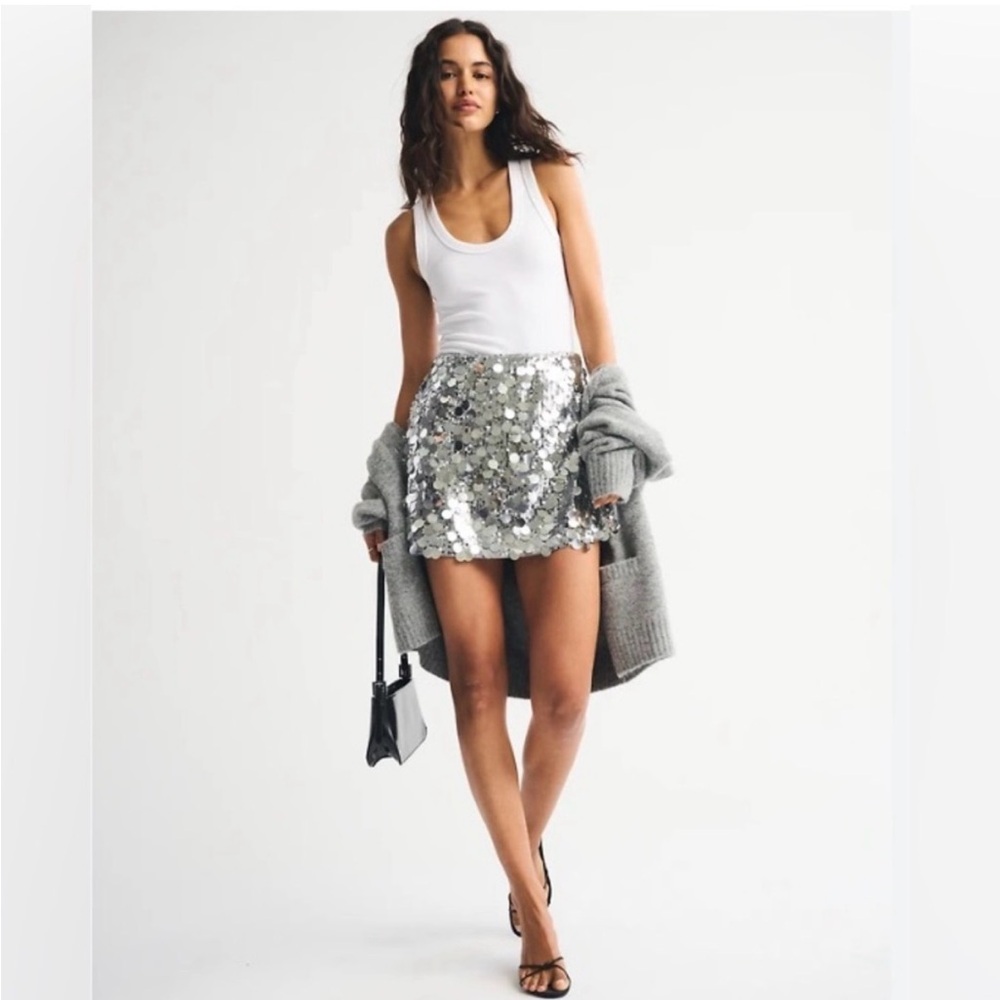 Abercrombie & Fitch Scarlett Sequin
Mini Skort - Picture 4 of 13